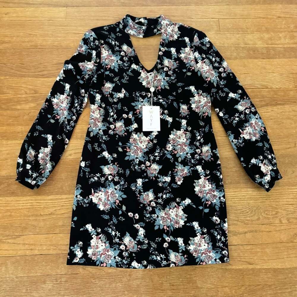 NWT WAYF black floral print long sleeve mini shift dress size XS
b29